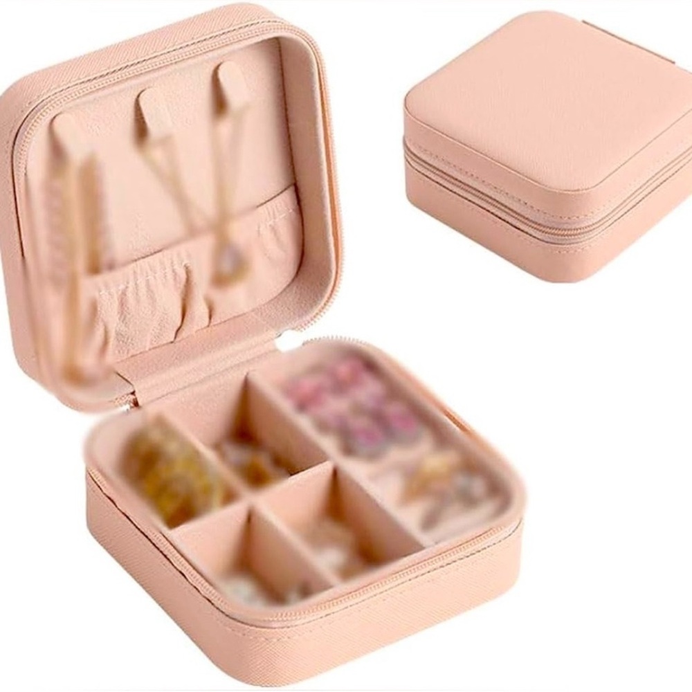 Elegant Pink Jewelry Organizer